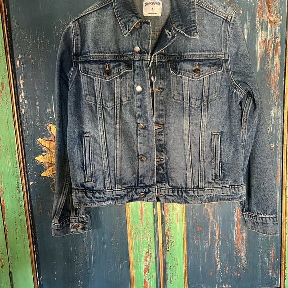 NWT Women's Blue Denim Jean Jacket w/ “Faith” embroidered Size Small - Picture 5 of 9
